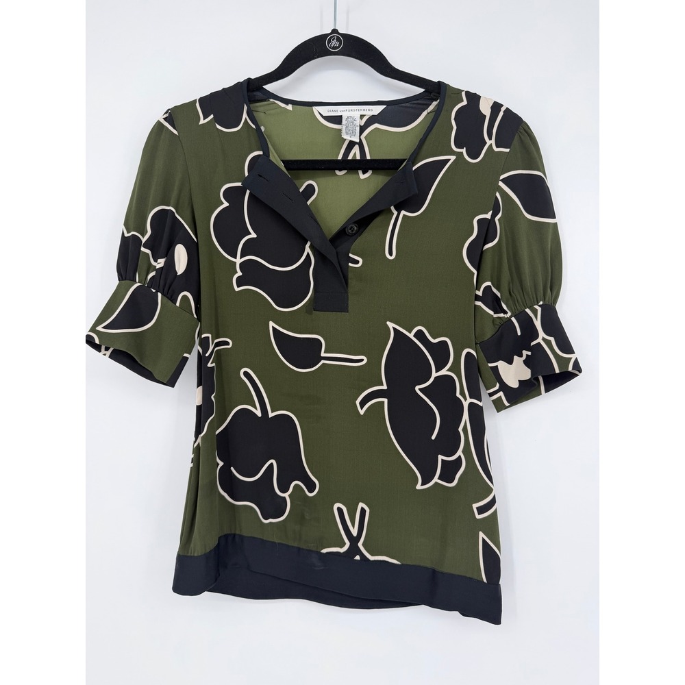 Diane von Furstenberg DVF Silk Blend Olive Green Floral Henley Blouse Size 0